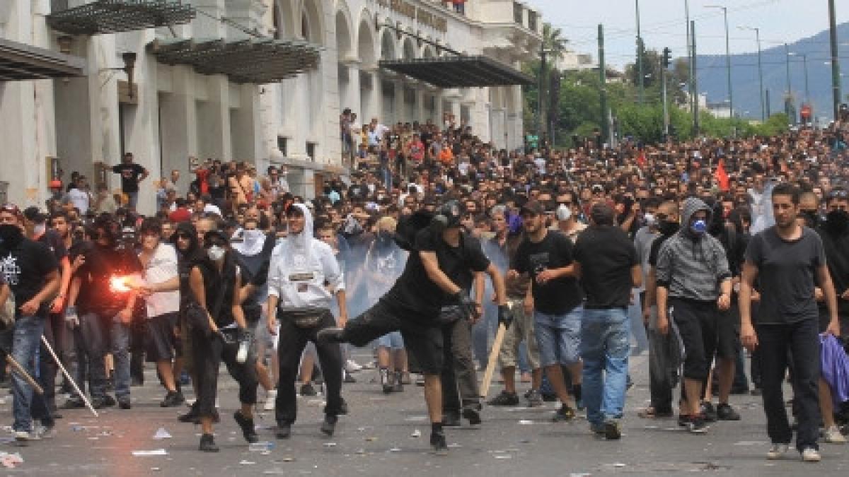 scaderea inteligentei poate explica decaderea civilizatiilor se aplica si in cazul greciei