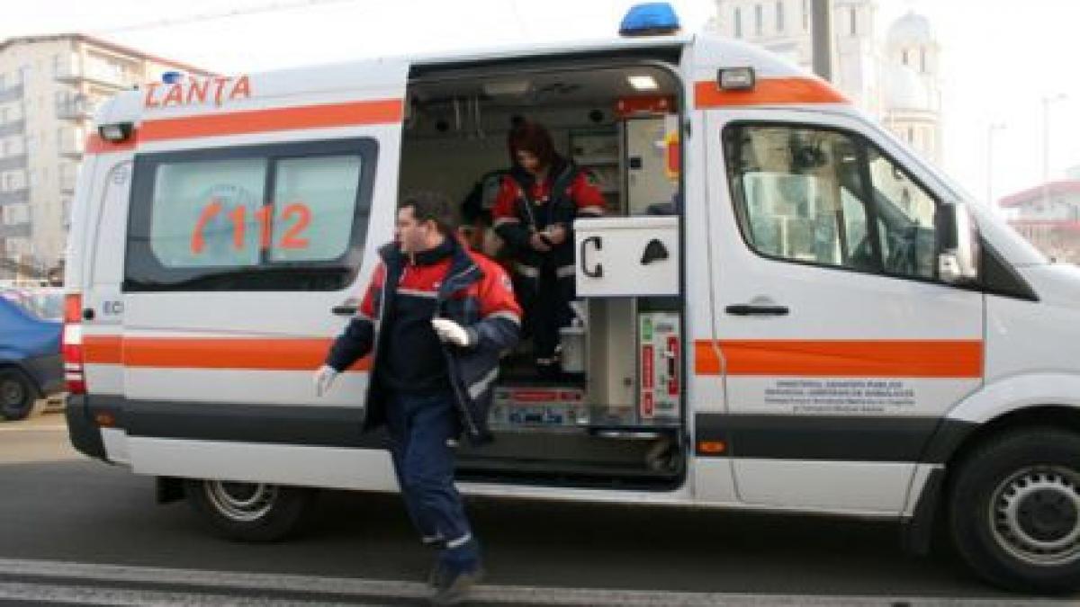 un zid a cazut peste sase oameni in bucuresti vezi imagini de la locul accidentului