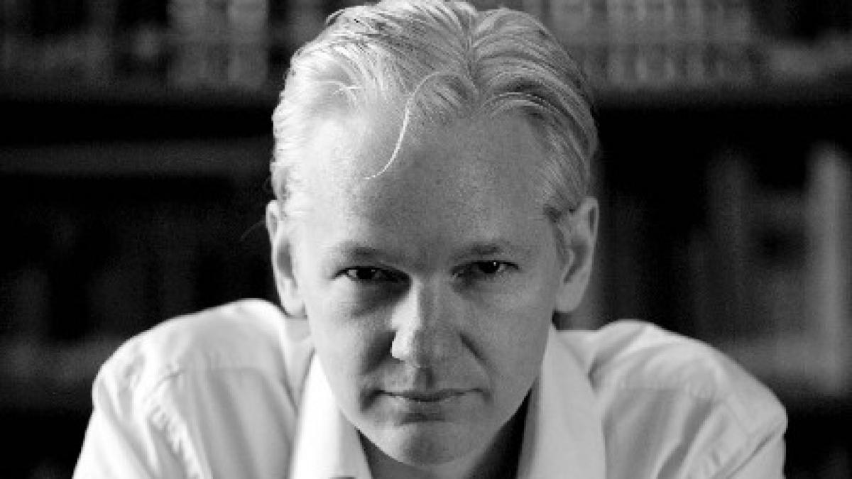 wikileaks a scos la licitatie un pranz cu fondatorul sau julian assange