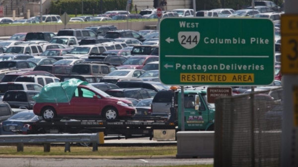 pachet suspect descoperit langa cladirea pentagonului in virginia