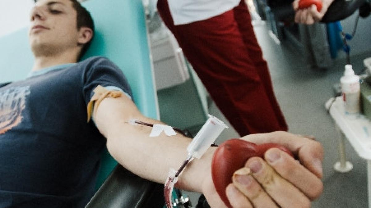 protest neobisnuit politistii din slatina au donat sange pentru tichete de masa