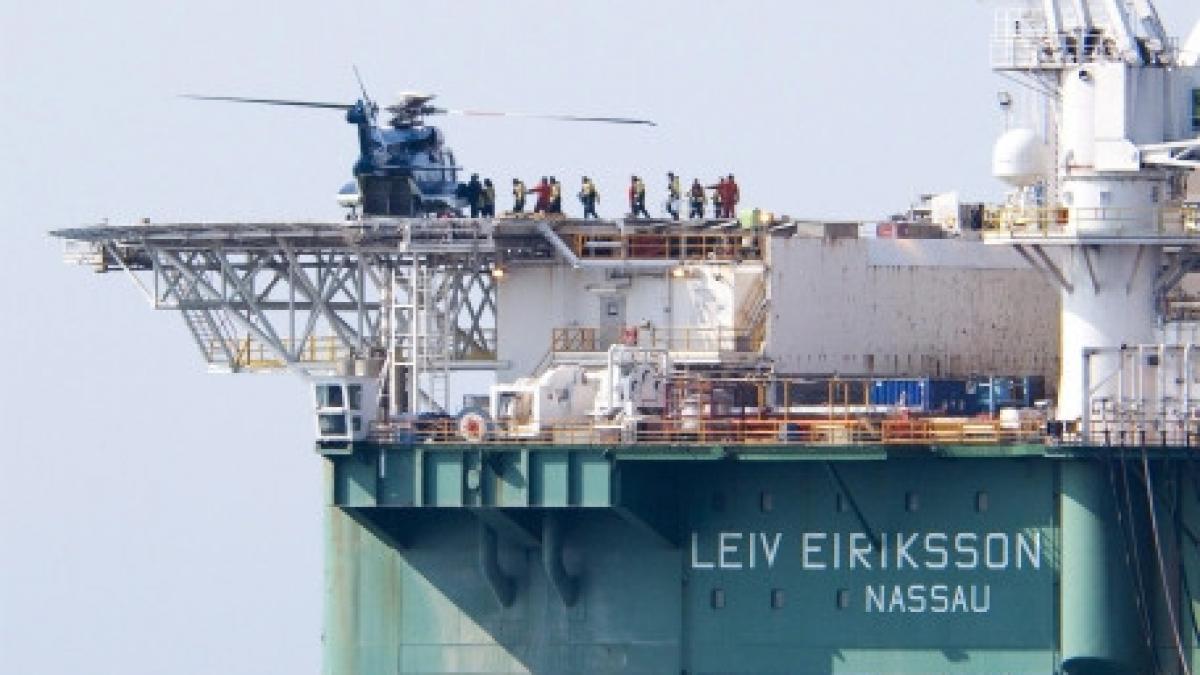 seful greenpeace arestat pentru escaladarea unei platforme de foraj