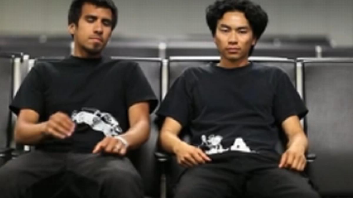 doi americani si au facut de cap dupa ce au ramas blocati intr un aeroport