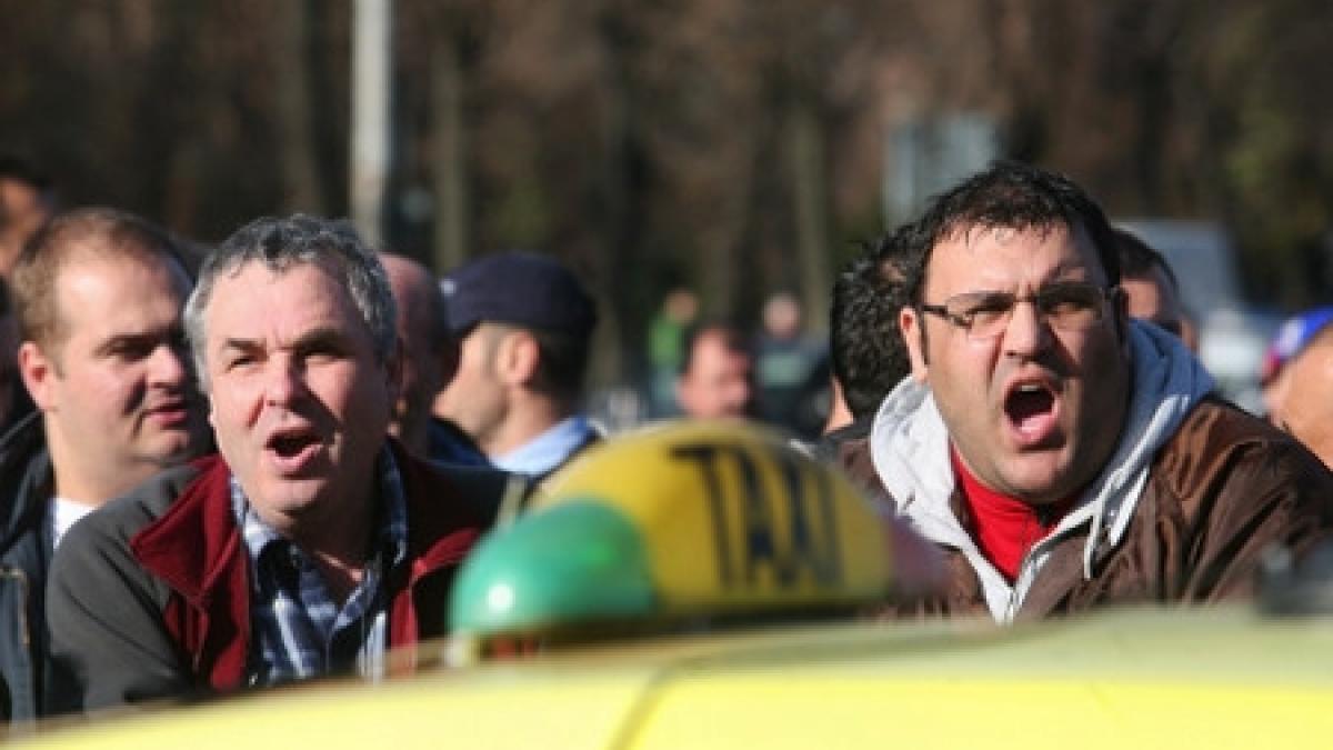 un taximetrist care consumase etnobotanice prins de politie