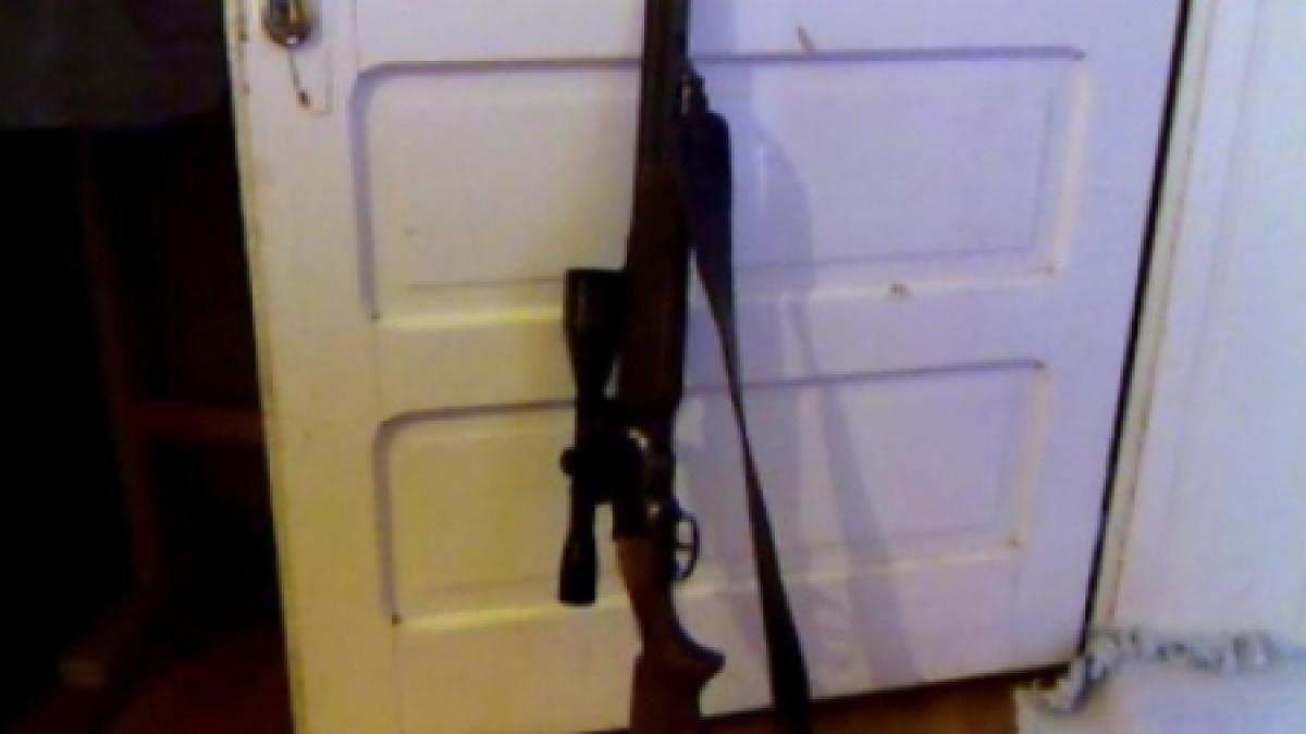 barbatie in pericol un consilier local din medias s a impuscat din greseala in zona genitala