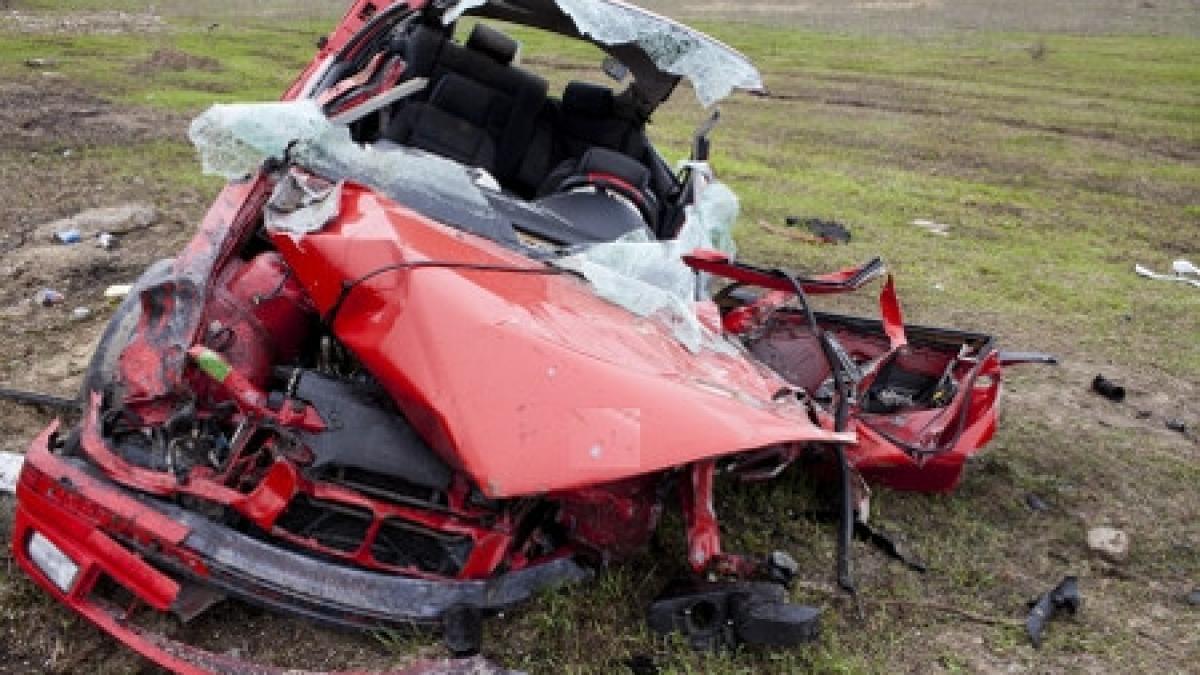 masina lovita de tren in iasi achizitionata din banii castigati la loteria din italia de doi romani