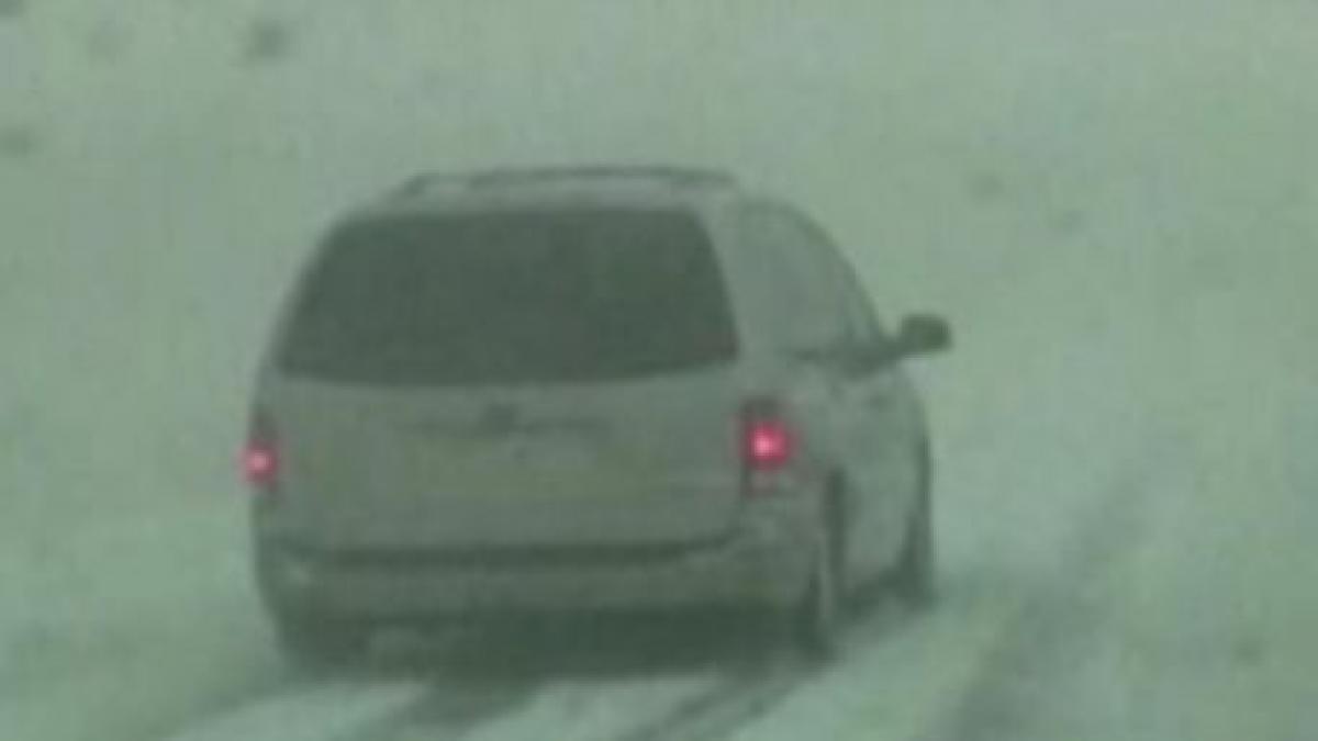 o furtuna cu grindina a umplut drumurile din colorado cu gheata