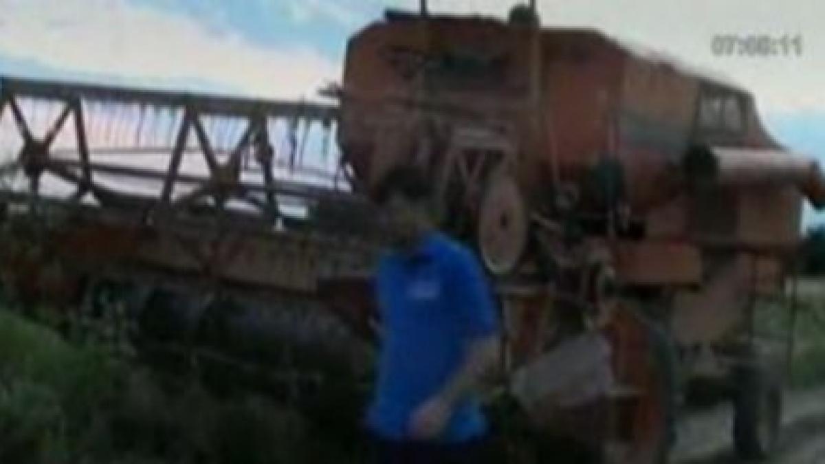 mehedinti un barbat si a omorat fiul din greseala l a strivit cu combina