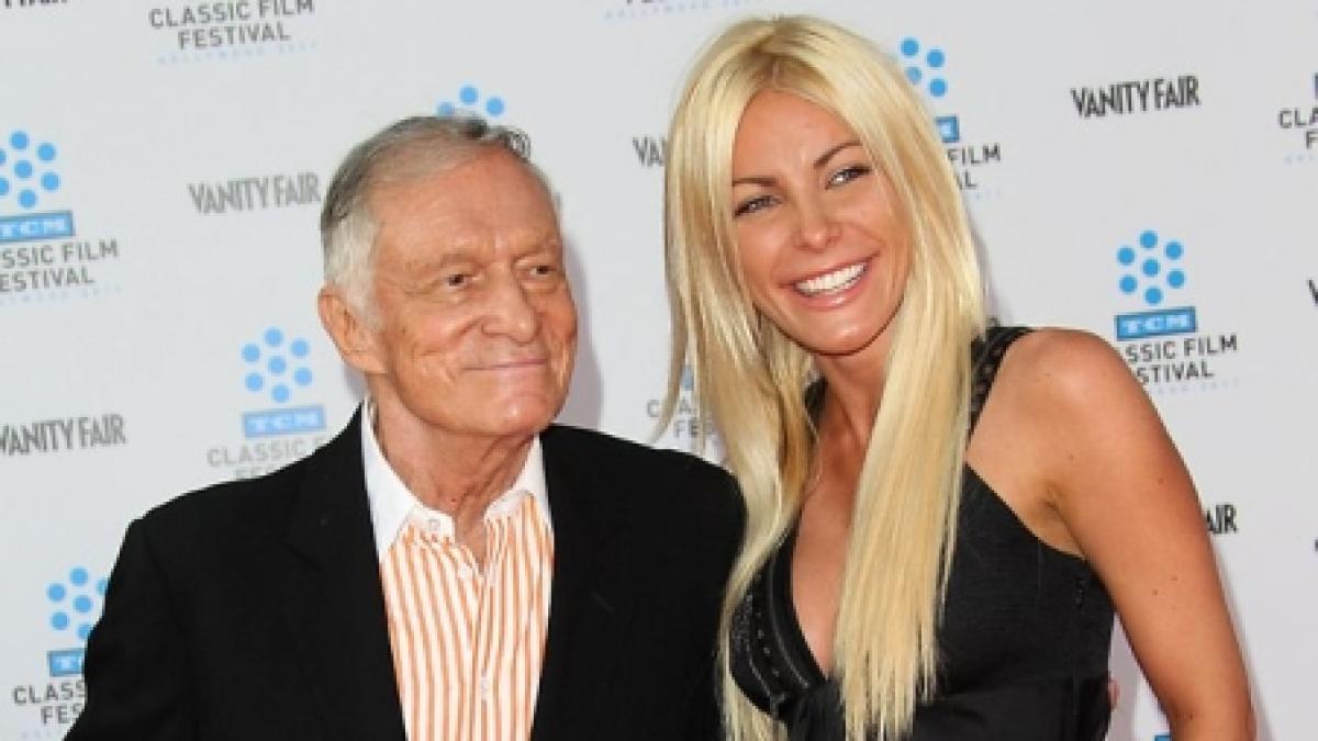 runaway bride in playboy fosta logodnica a lui hefner in continuare pe coperta numarului din iulie