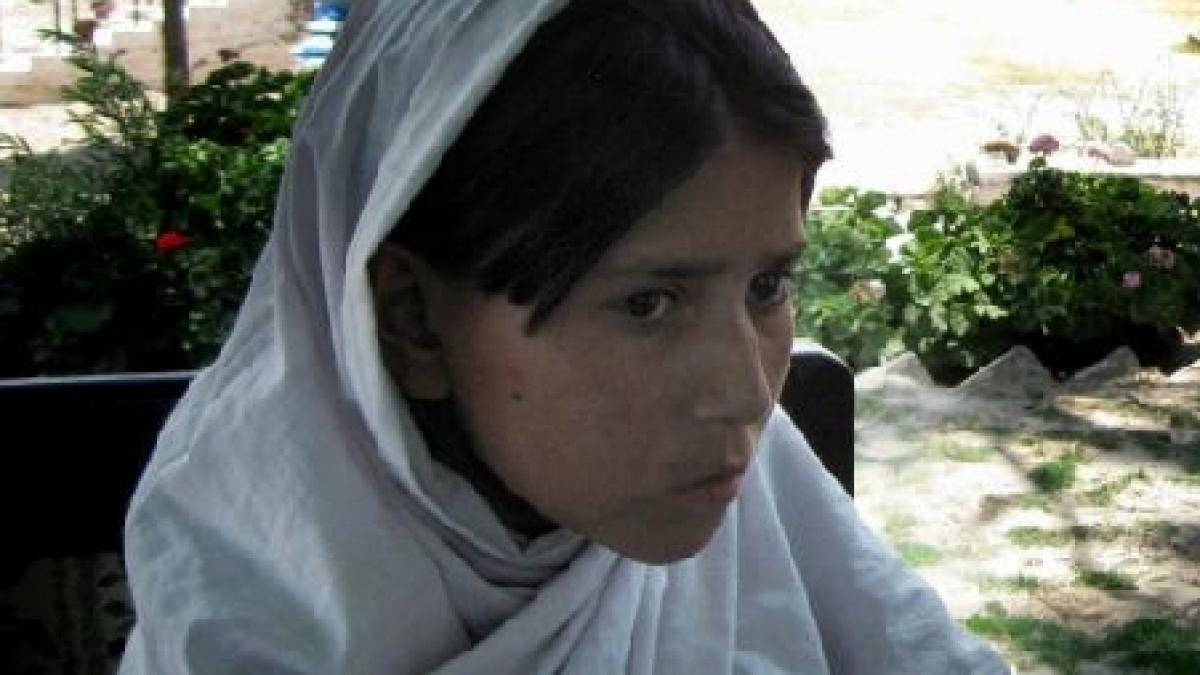 fetita kamikaze de noua ani arestata de politia din pakistan