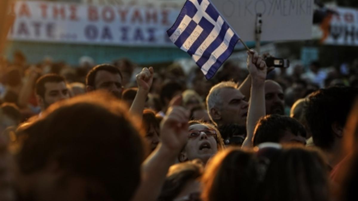 artistii greci au manifestat in fata ministerului de cultura din atena