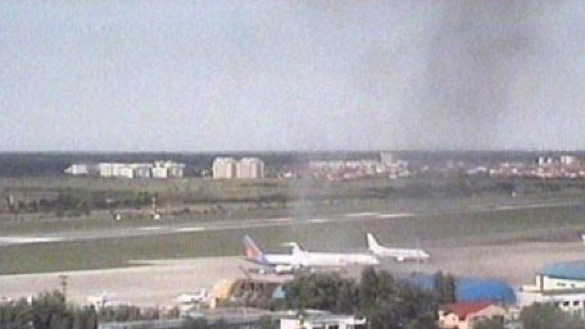 incendiu la un hangar din zona aeroportului baneasa