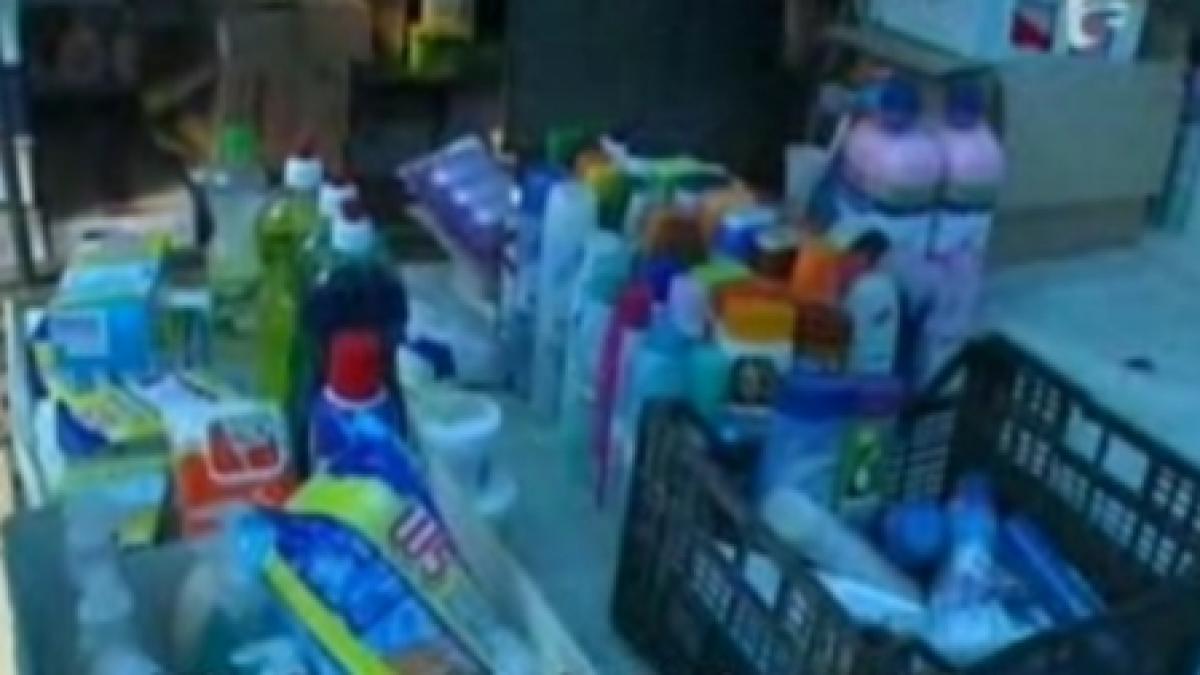 amenzi de 10 000 lei intr un bazar comerciantii nu aveau acte pentru marfa de pe tarabe
