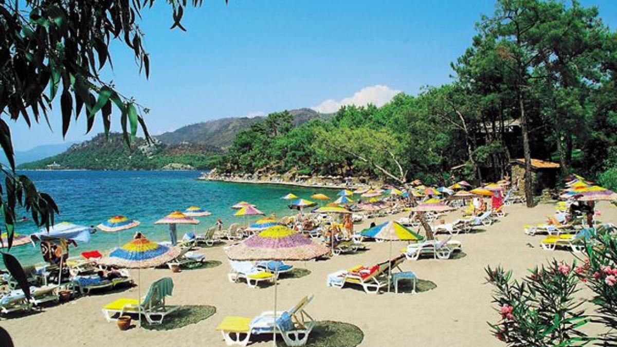 inselaciune turistica 15 oameni au platit 15 000 de euro pentru un sejur fantoma