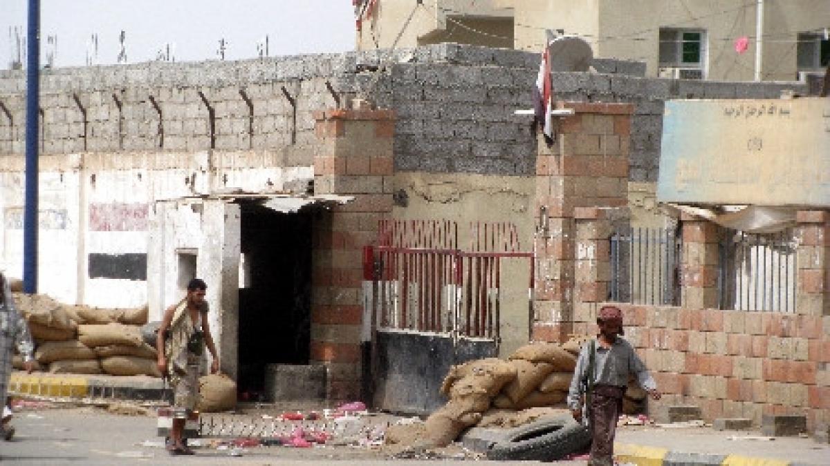 peste 60 de detinuti au evadat printr un tunel dintr o inchisoare din yemen