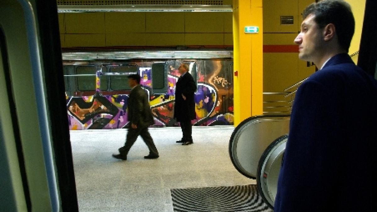 un barbat a murit pe o banca din statia de metrou theodor pallady din bucuresti