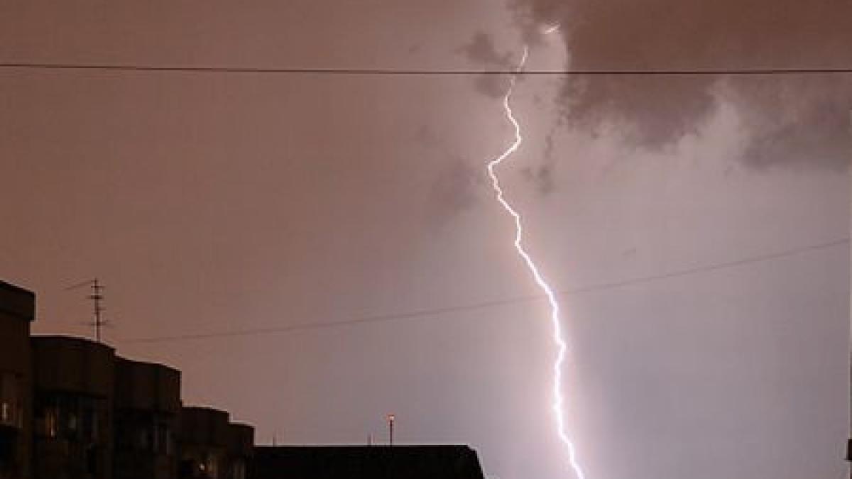 doi turisti polonezi au murit dupa ce au fost loviti de fulger