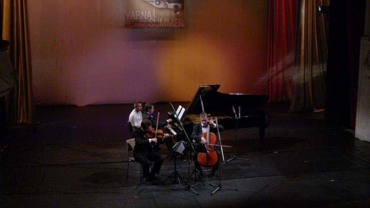 romanii au cucerit publicul bulgar la varna summer fest