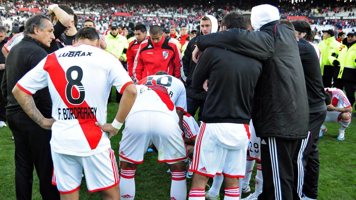 lacrimi si violente la buenos aires river plate a retrogradat pentru prima oara in istorie