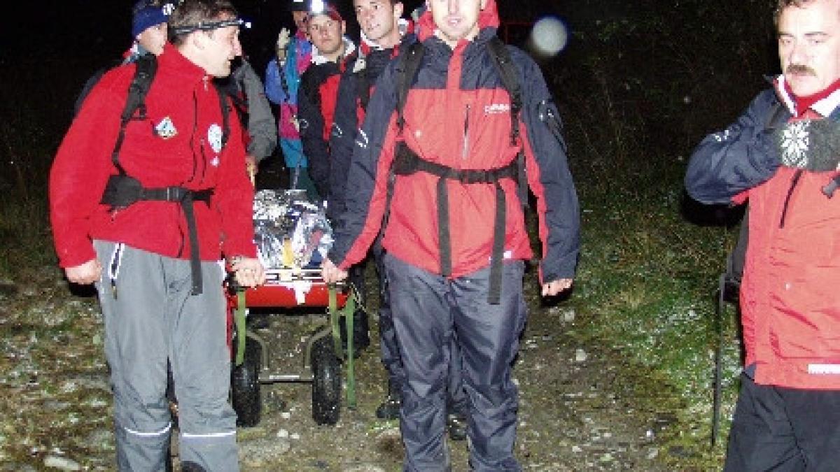 patru turisti cehi recuperati de salvamontisti dupa ce au ramas izolati in masivul fagaras