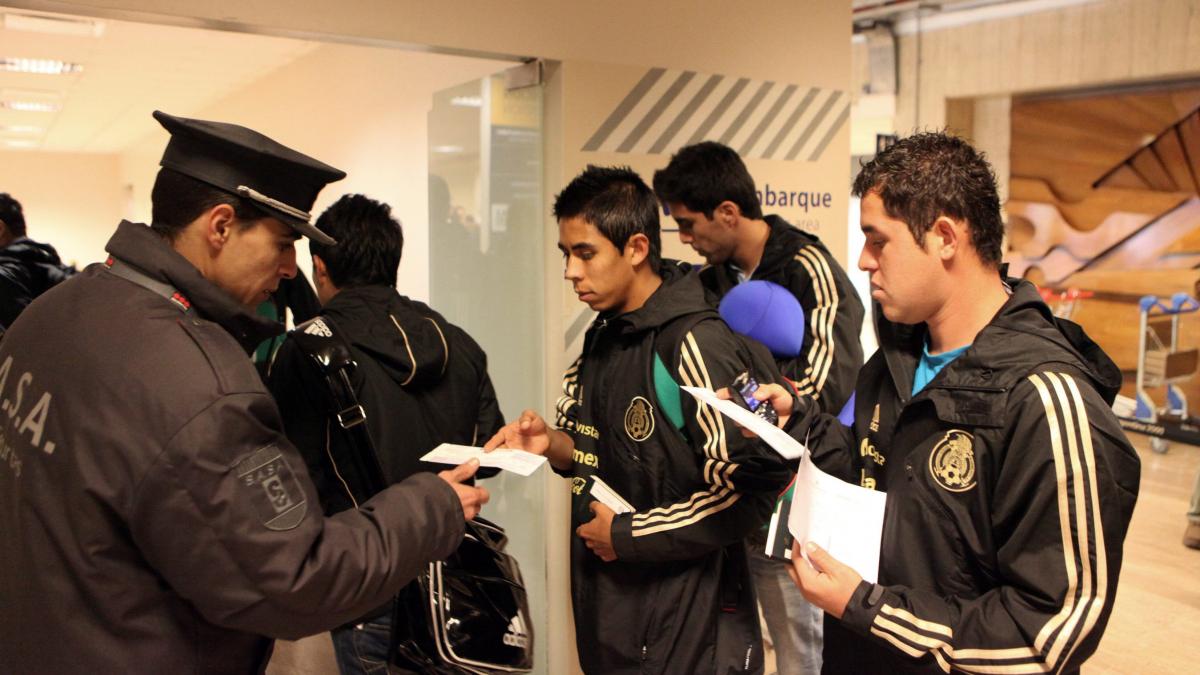 opt fotbalisti mexicani care au adus prostituate in cantonament amendati si suspendati 6 luni