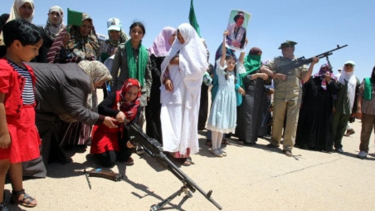 surse franta inarmeaza rebelii din libia pentru lupta impotriva lui gaddafi