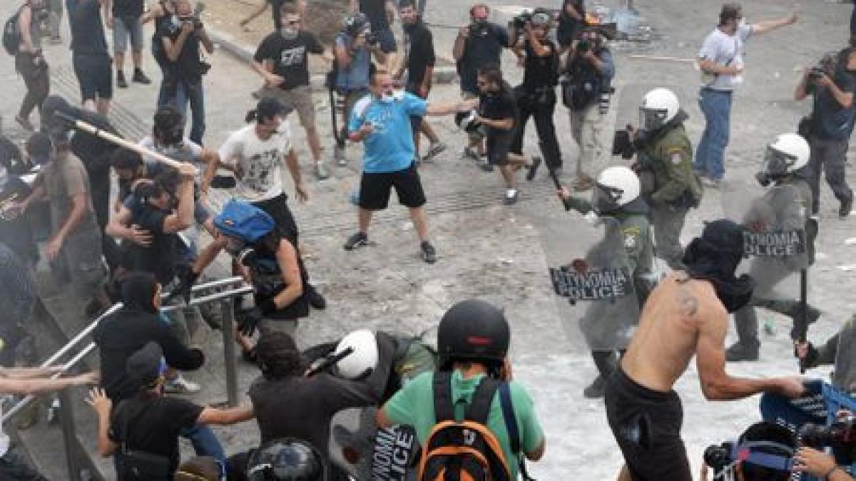 europenii ies in strada greva de amploare in marea britanie noi masuri de austeritate in italia si