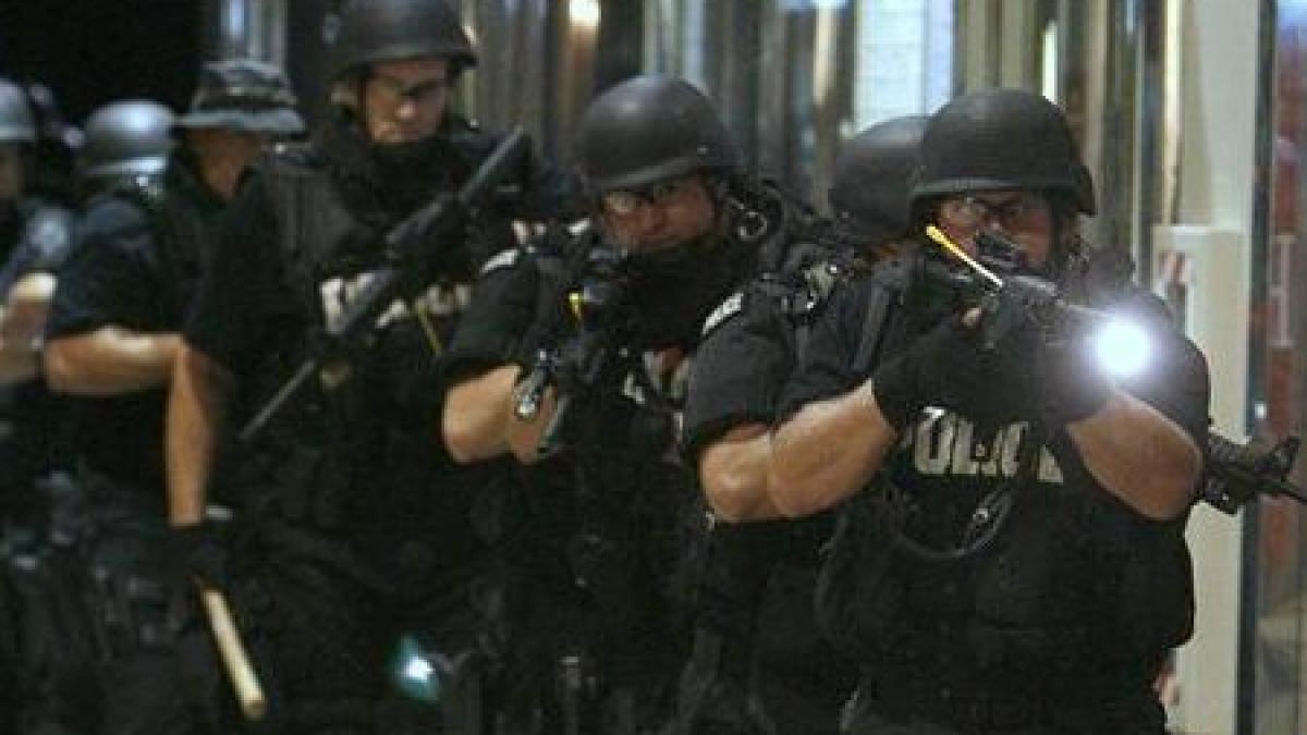 un baiat handicapat din america a fost batut si arestat de politisti