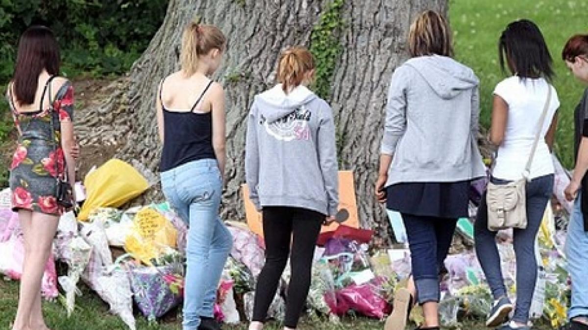 o fata de 13 ani din marea britanie a murit dupa ce a cazut o creanga peste ea