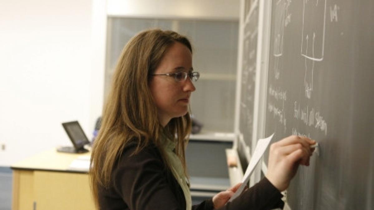 o profesoara din jimbolia face o criza de isterie in timpul unei ore