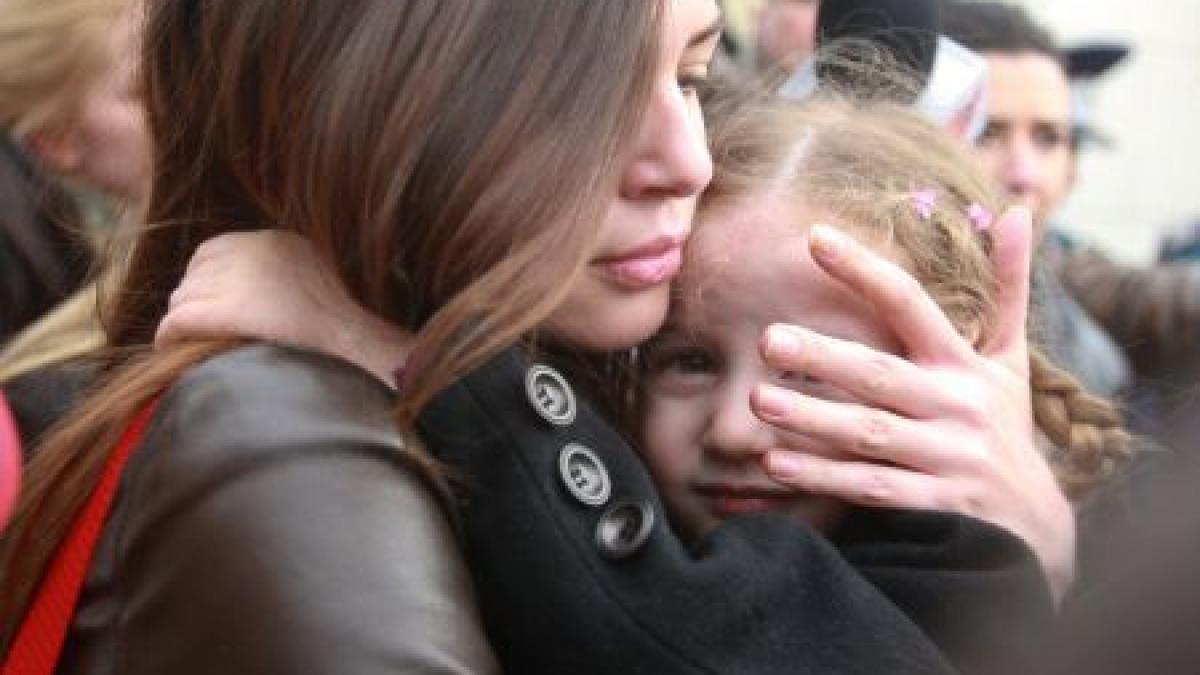 irinel apeleaza la avocati ca sa si ia fiica inapoi de la monica desi detine custodia