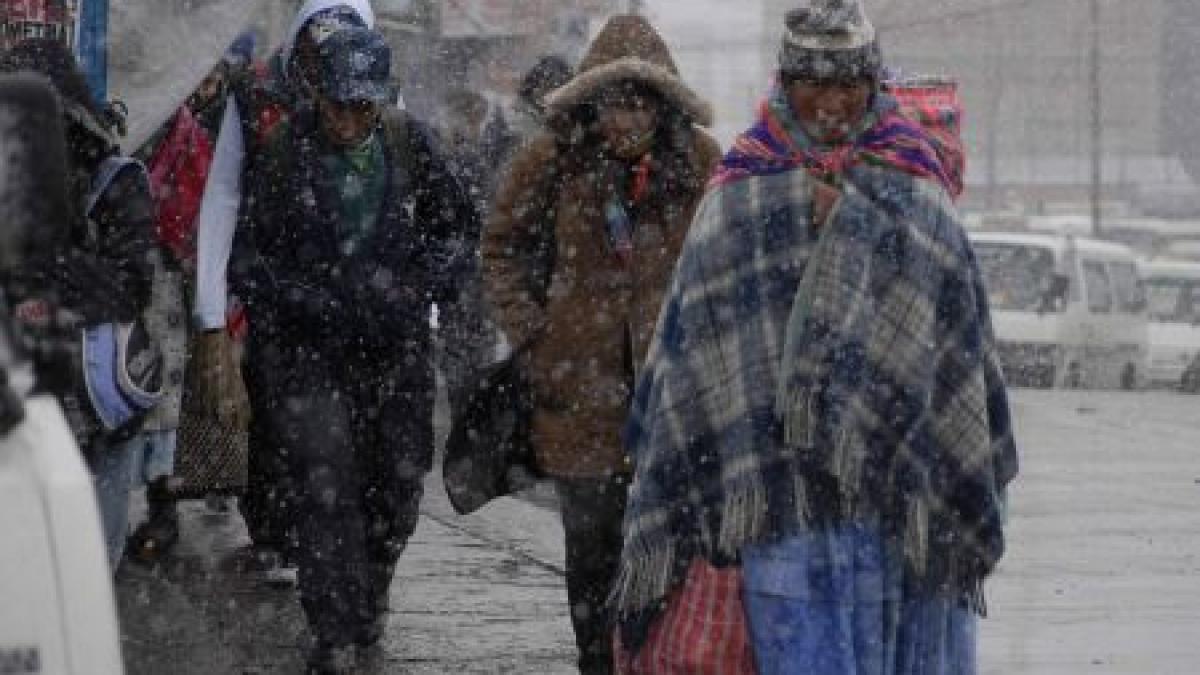 iarna in america de sud temperaturi neobisnuit de scazute si zapada in capitala boliviei