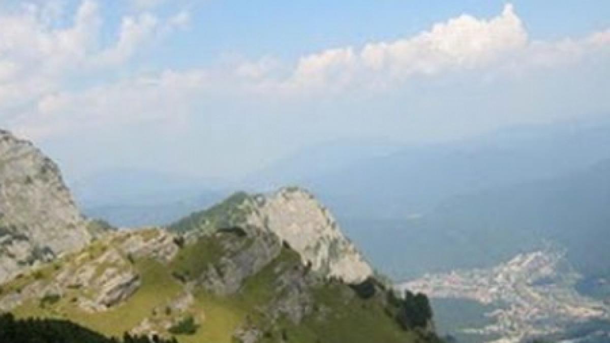 13 bucuresteni printre care doi copii s au pierdut in muntii mehedintiului