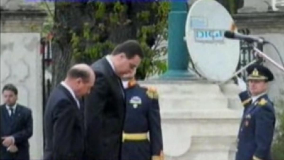 o antena de satelit accesoriul nelipsit din toate fotografiile oficiale facute de basescu