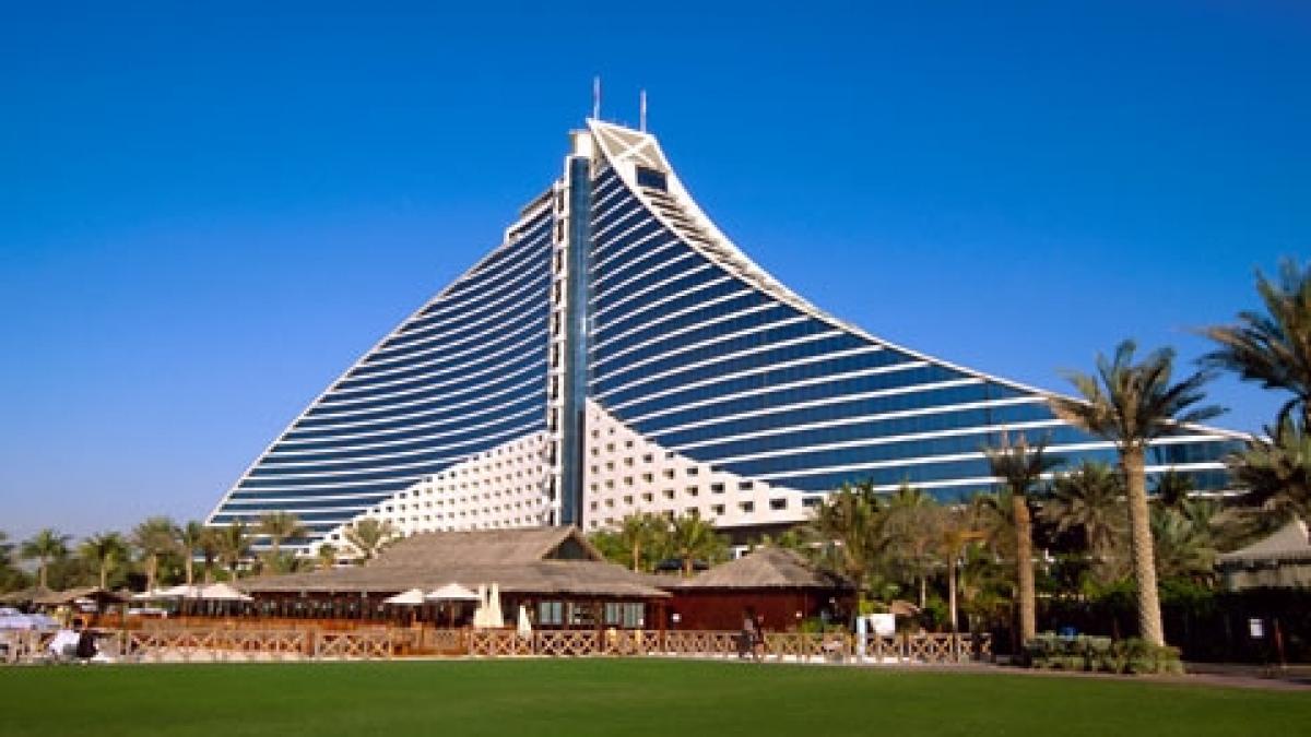 hotelurile din dubai pline de angajati romani
