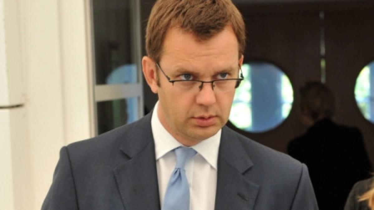 scandalul news of the world fostul redactor sef al tabloidului britanic a fost retinut