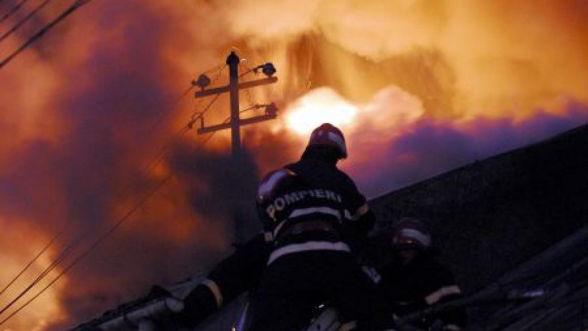 sibiu incendiu puternic la o fabrica de mobila