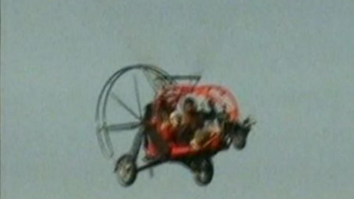 o femeie de 90 de ani din brasov a zburat cu motoparapanta