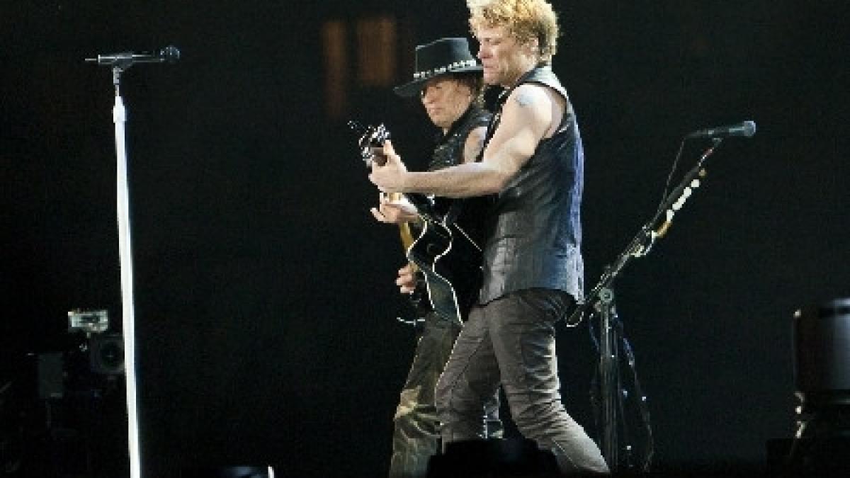 cele mai reusite fotografii de la concertul bon jovi din piata constitutiei