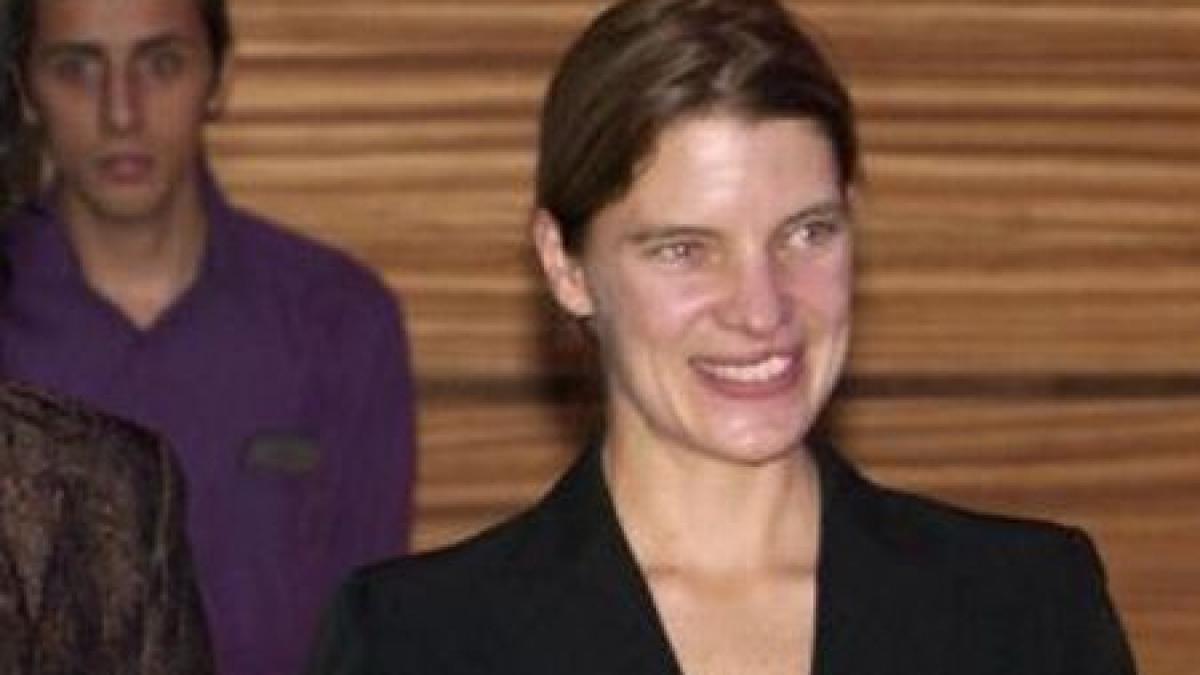 cristina verona a fost inmormantata alaturi de mama ei