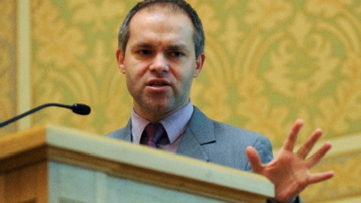 funeriu certat de membrii coalitiei ca nu a instalat camere video in toate liceele