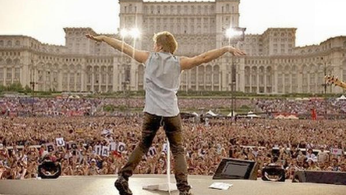 lectie de rock oferita de bon jovi vezi imagini de la concertul din piata constitutiei