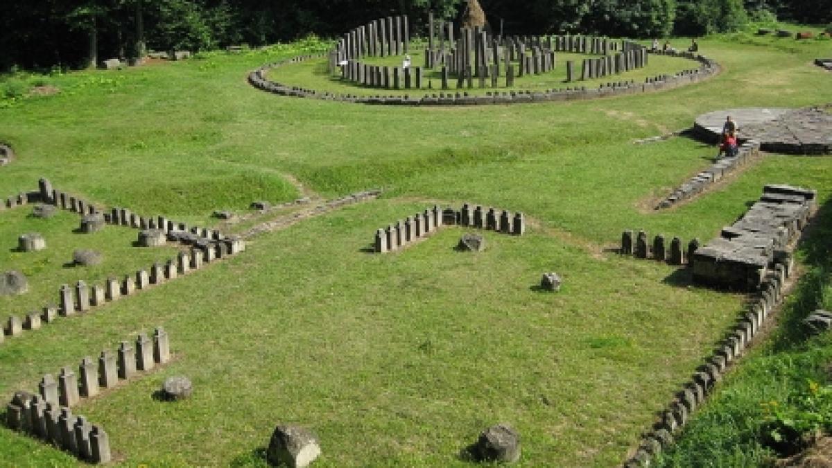 sarmizegetusa regia afectata de o firma care sapa cu buldozerul langa zidurile cetatii