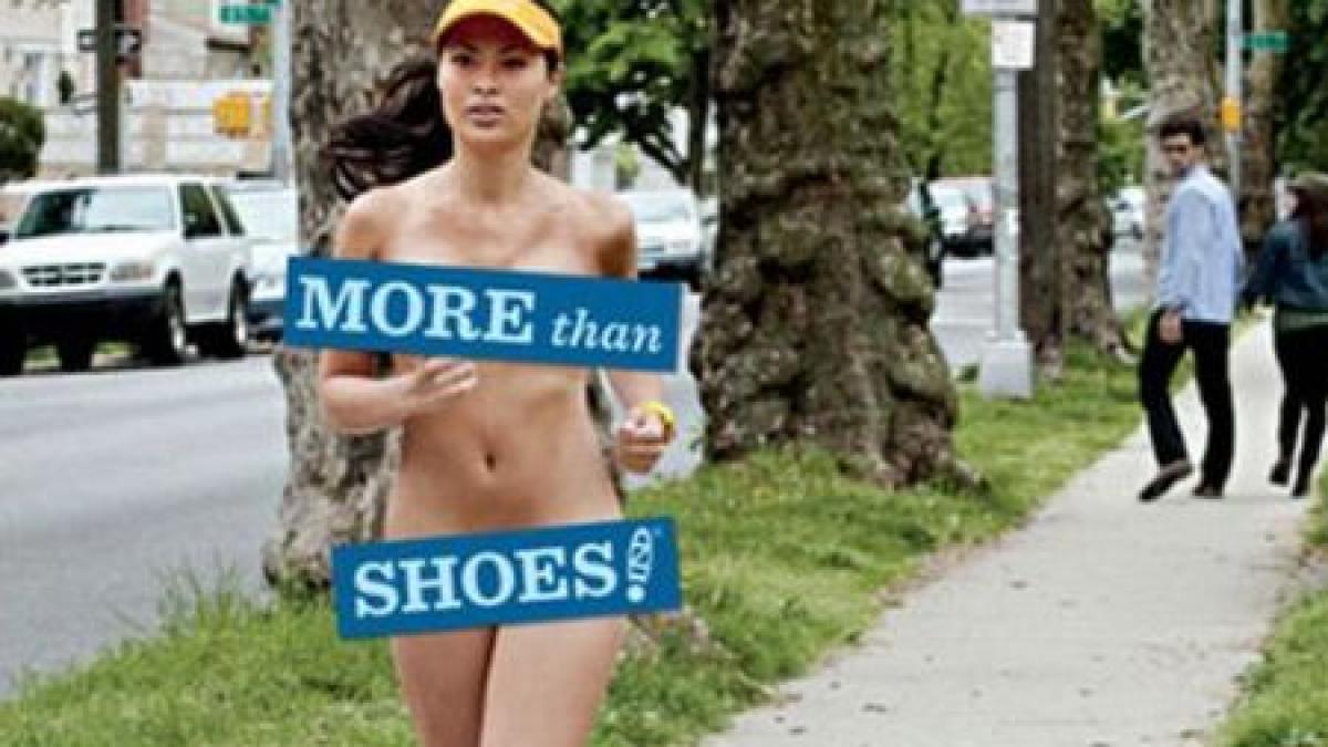 nuditatea vinde fete dezbracate fotografiate pe strazile din manhattan