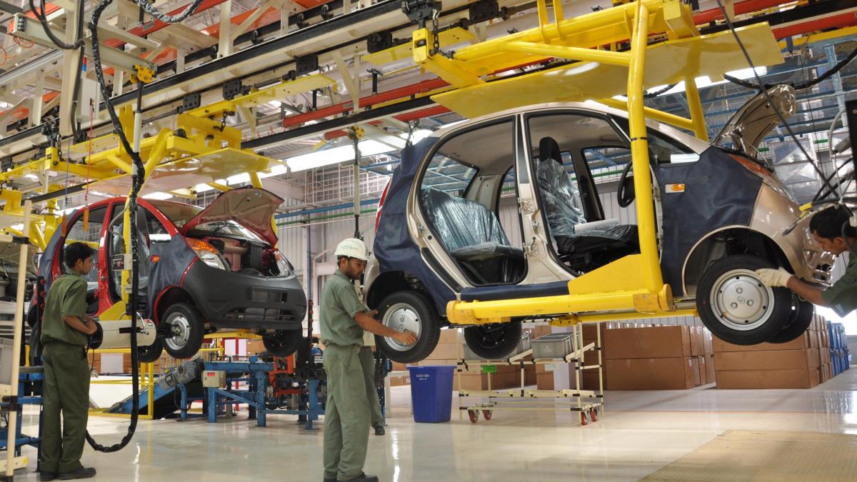 cea mai ieftina masina din lume ataca pietele din asia de sud est tata isi deschide fabrica in