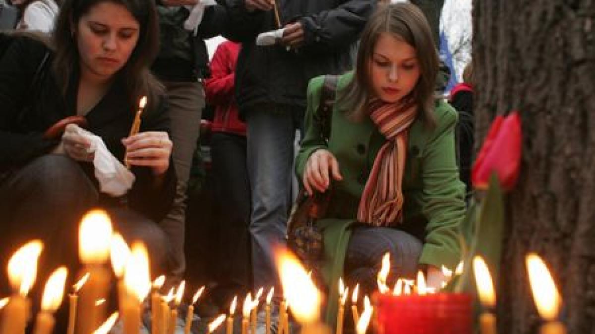 coincidenta sinistra doua femei au murit impreuna intr un accident auto sotii lor s au prabusit cu