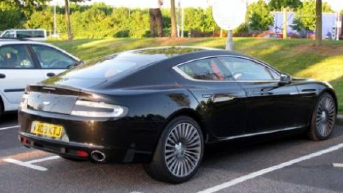 parcarile cluburilor din mamaia adevarate show roomuri cu masini de lux