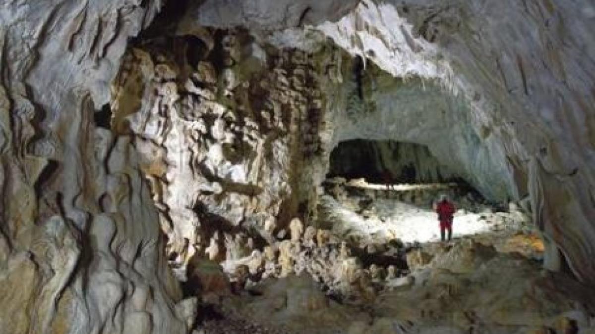 un cuplu din danemarca a facut nunta intr o pestera din italia