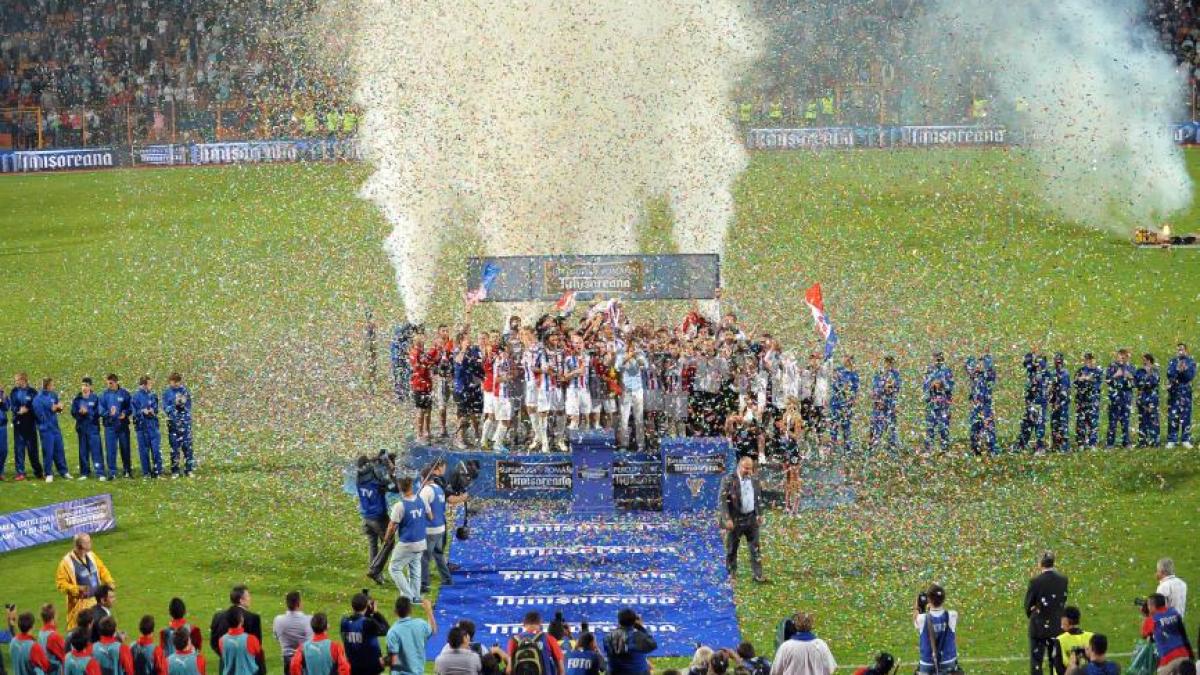 galatenii au sarbatorit in strada victoria din supercupa bus e vremea noastra