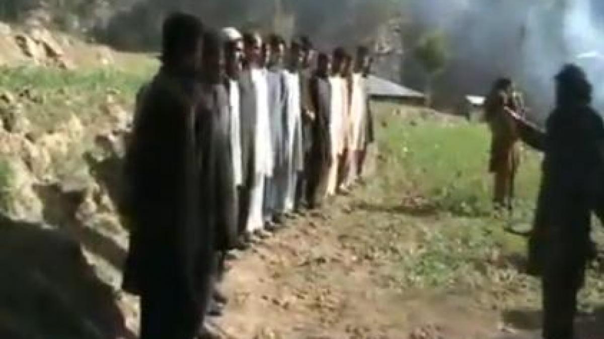 talibanii au executat 16 politisti pakistanezi imagini socante